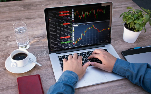 La IA Crece, pero el SEO Real Sigue Mandando: Guía para LATAM
