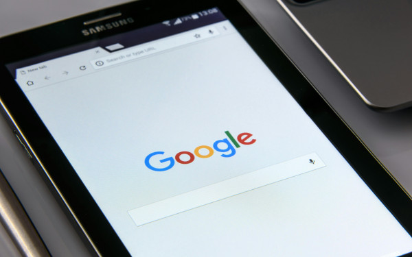 Google Premia la Empatía: Contenido Humano para Vender Más